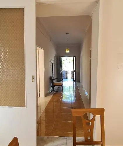 Thalia's House, Private By The With Sea View Дом отдыха Ханья