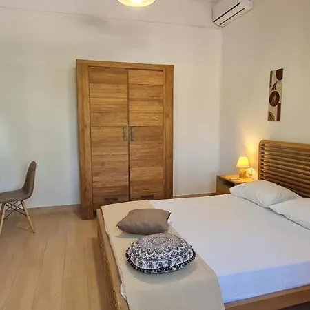 別荘 Thalia's House, Private By The With Sea View
