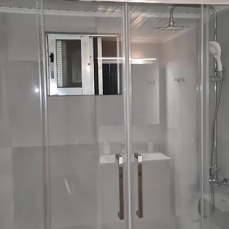 Thalia's House, Private By The With Sea View Дом отдыха Ханья