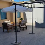 Hébergement de vacances Thalia's House, Private By The With Sea View