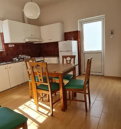 Vakantiehuis Thalia's House, Private By The With Sea View