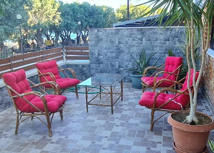 Thalia's House, Private By The With Sea View Holiday home